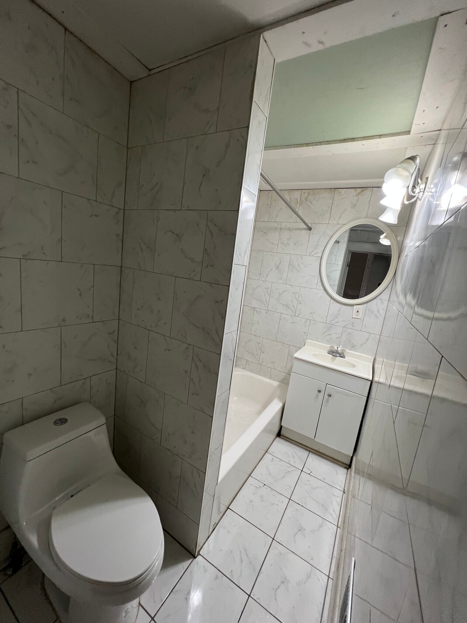 Building Photo - 1945 W Bethune St