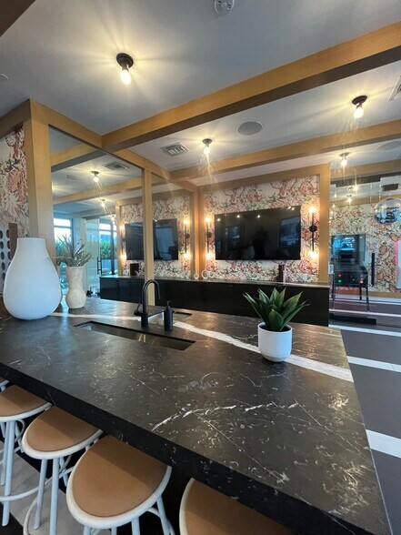 Building Photo - 147 NW 32nd St