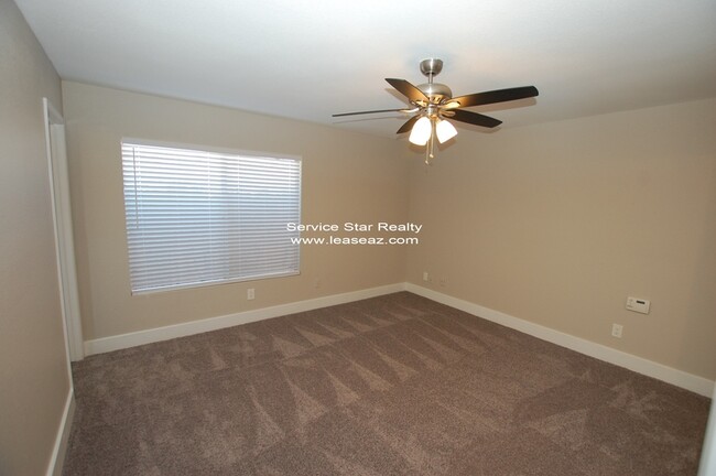 Building Photo - 5220 E Tamblo Dr