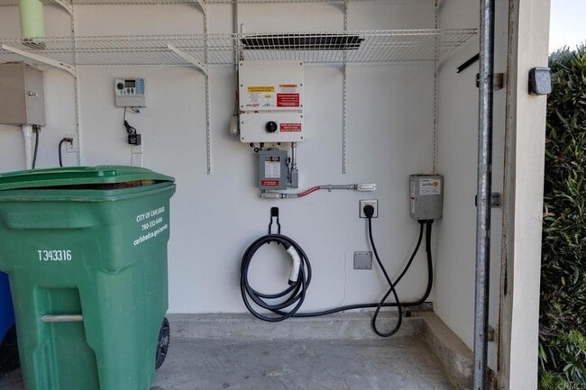 Building Photo - 7479 Mermaid Ln