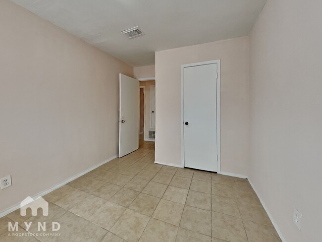 Building Photo - 15216 Wickbriar Dr