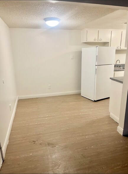 Building Photo - 1750 Karen Ave