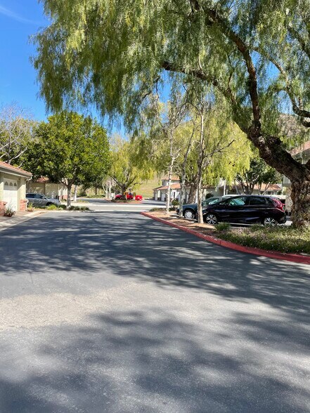 Building Photo - 29752 Strawberry Hill Dr