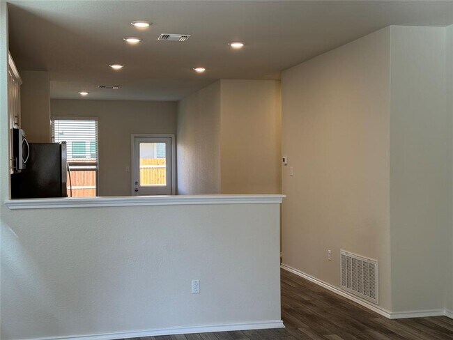 Building Photo - 86 Pacific Loon St
