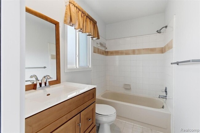 Building Photo - 5186 E 14 Mile Rd