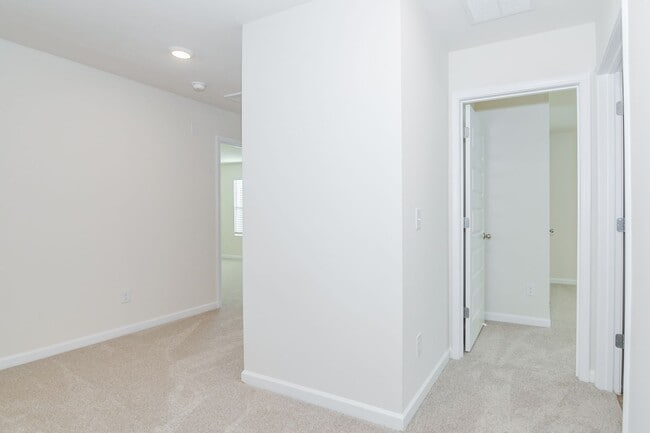 Building Photo - 1115 Sims Dr