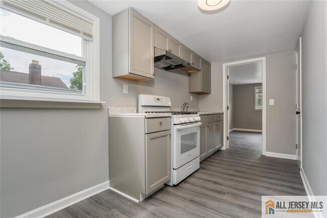 Building Photo - 153 Belvidere Ave