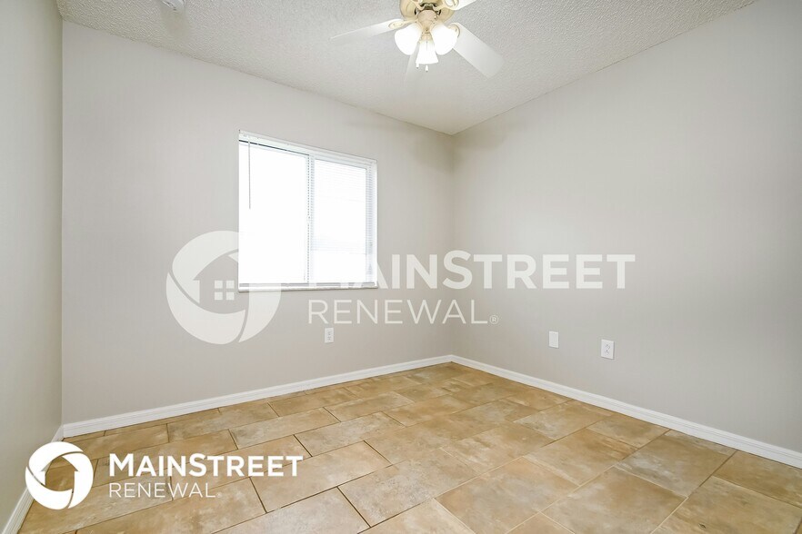 Building Photo - 11818 Lynmoor Dr