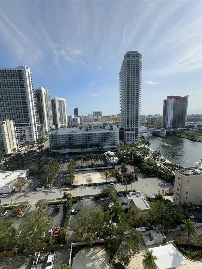 Building Photo - 3800 S Ocean Dr
