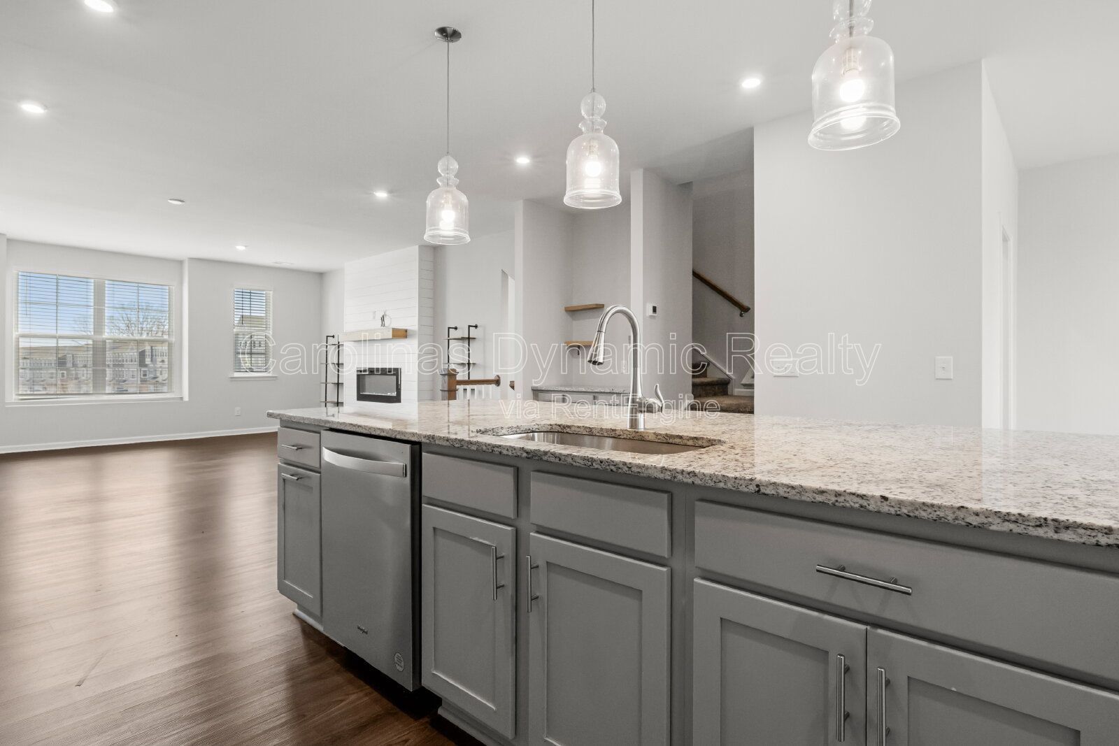 Building Photo - 6985 Waterstone Dr