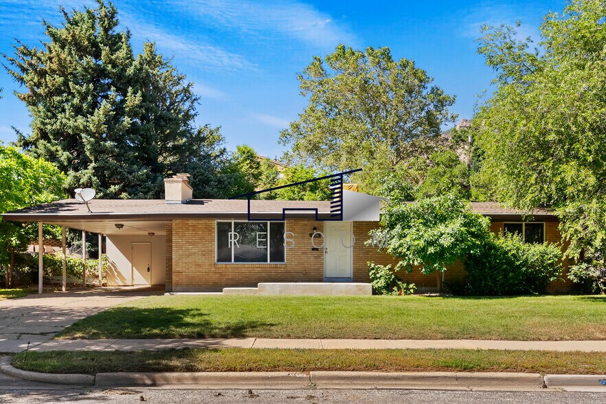 Building Photo - 1334 Henderson Dr