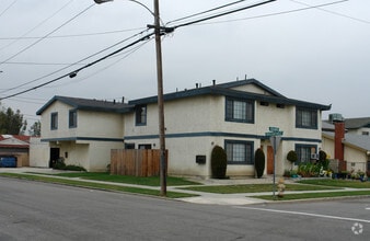 Building Photo - 14622 Adams St.
