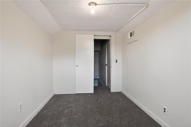 Building Photo - 1439 Westboro Dr SW
