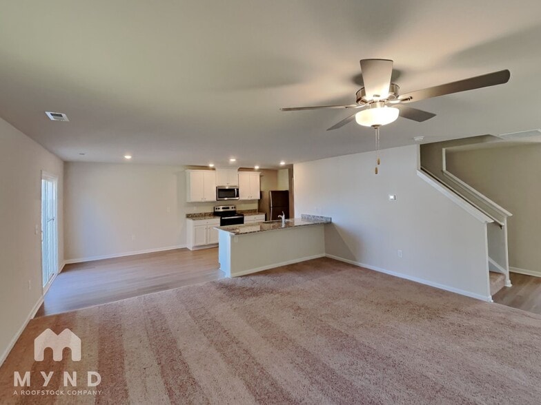Building Photo - 5012 Golden Flyer Ln