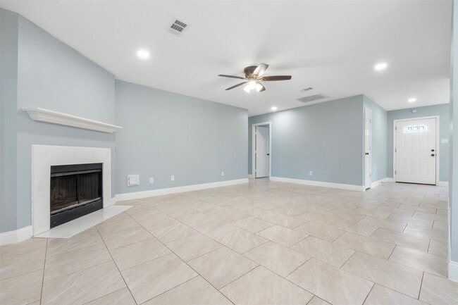 Building Photo - 28815 Binefield St
