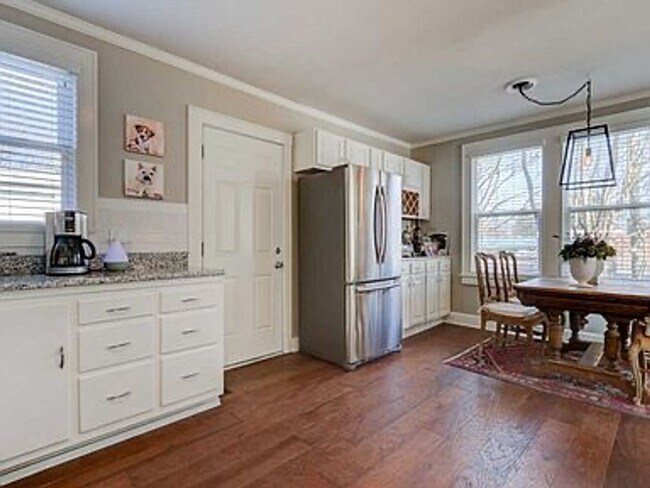 Building Photo - South Knox 3BR/2BA - TWO kitchens; great for roommates