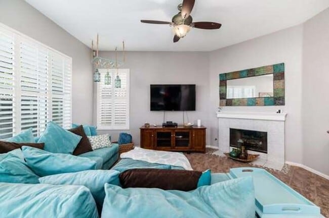 Building Photo - 5 Bedroom Home in Carmel Valley Cul-de-Sac