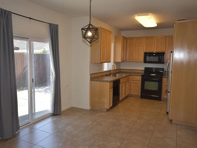 Building Photo - 1564 Blue Beaver Way