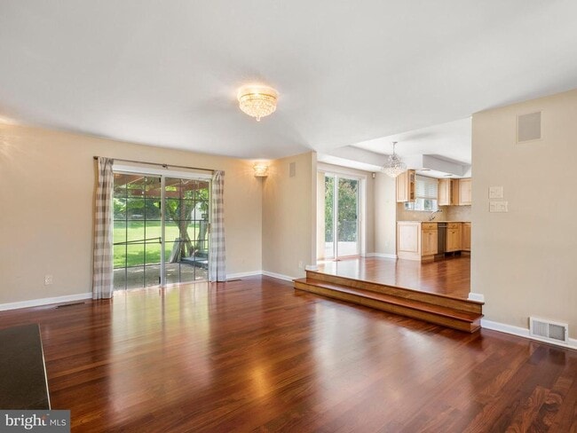 Building Photo - 612 Bough Rd