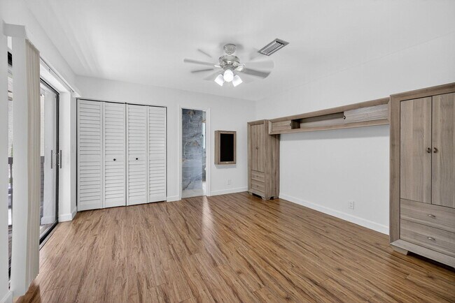 Building Photo - 3579 Cocoplum Cir