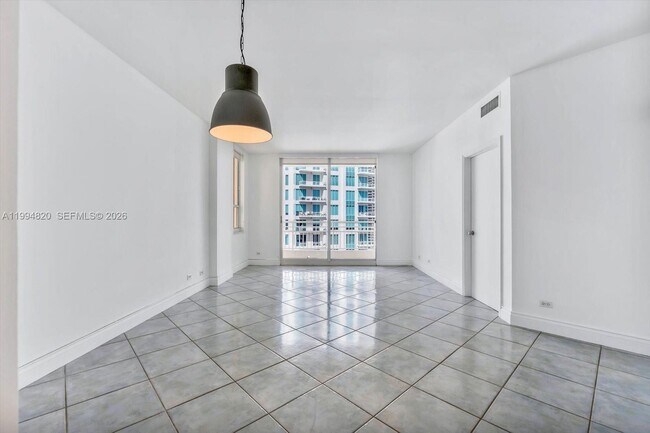 Building Photo - 888 Brickell Key Dr