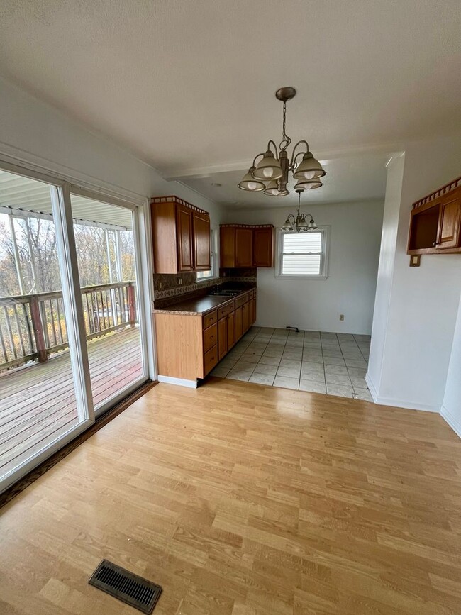 Building Photo - Three Bedroom Single Family House