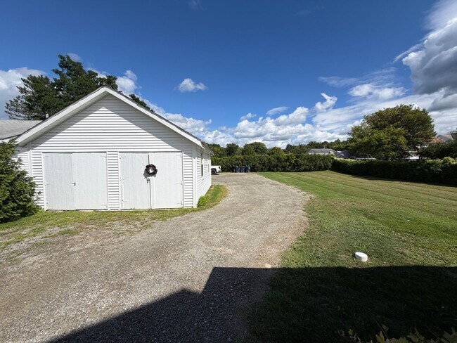 Building Photo - 10787 Rte 116