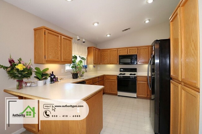 Building Photo - 1976 Chiella Ln