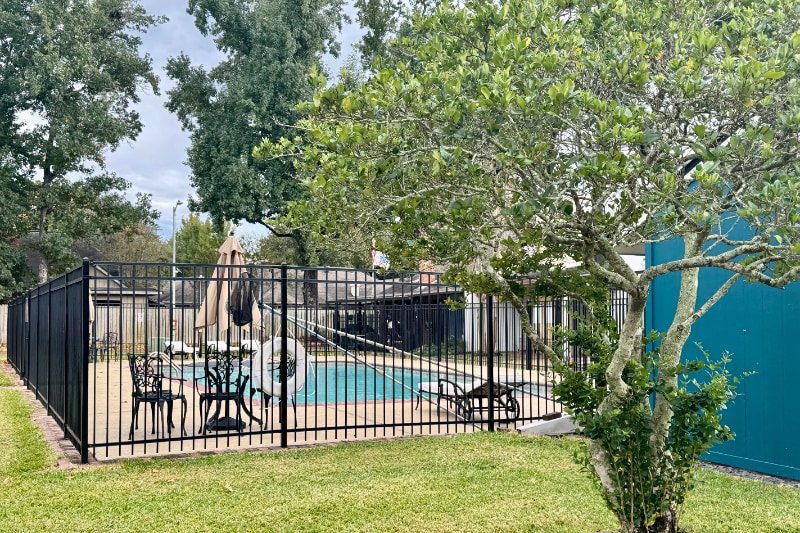 Building Photo - 305 Halcott Dr