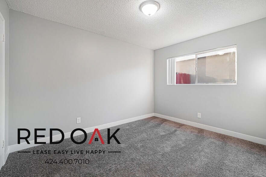 Building Photo - 660 S Riverside Ave