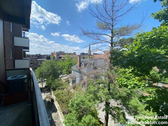 Building Photo - 20 Stearns Rd