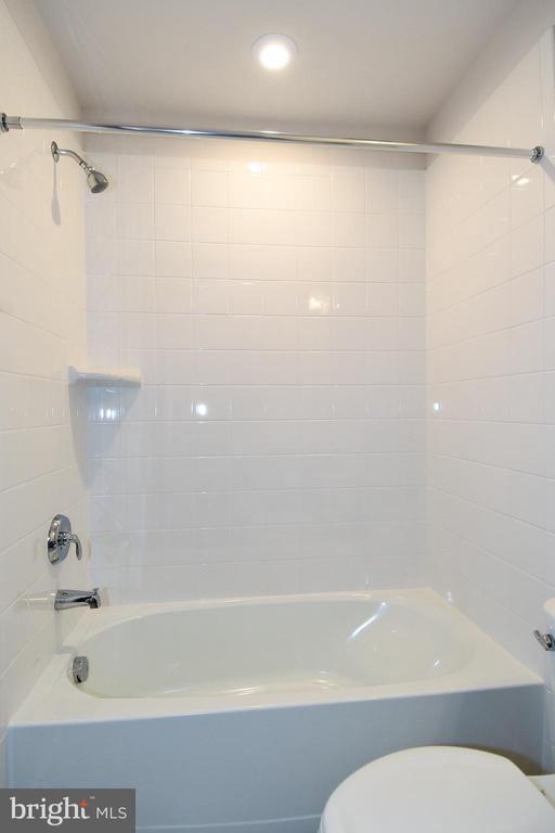 Building Photo - 1767 Hickory Wds Rd