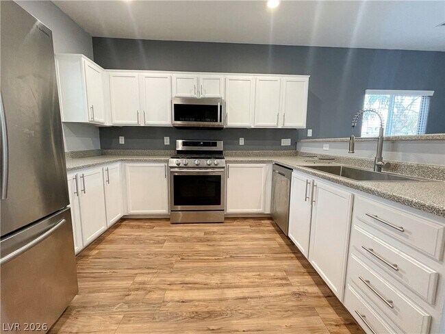 Building Photo - 2825 Woodland Park Ave