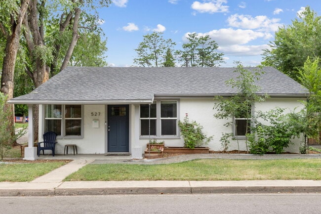 Primary Photo - 527 S Bryan Ave