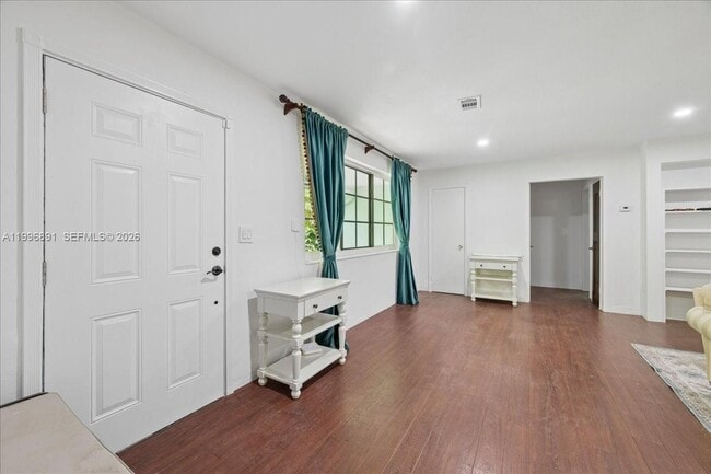 Building Photo - 3490 William Ave