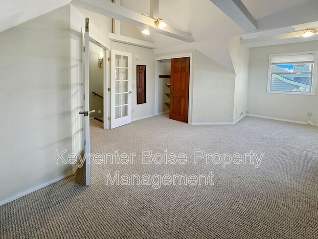 Building Photo - 1909 N 10th St