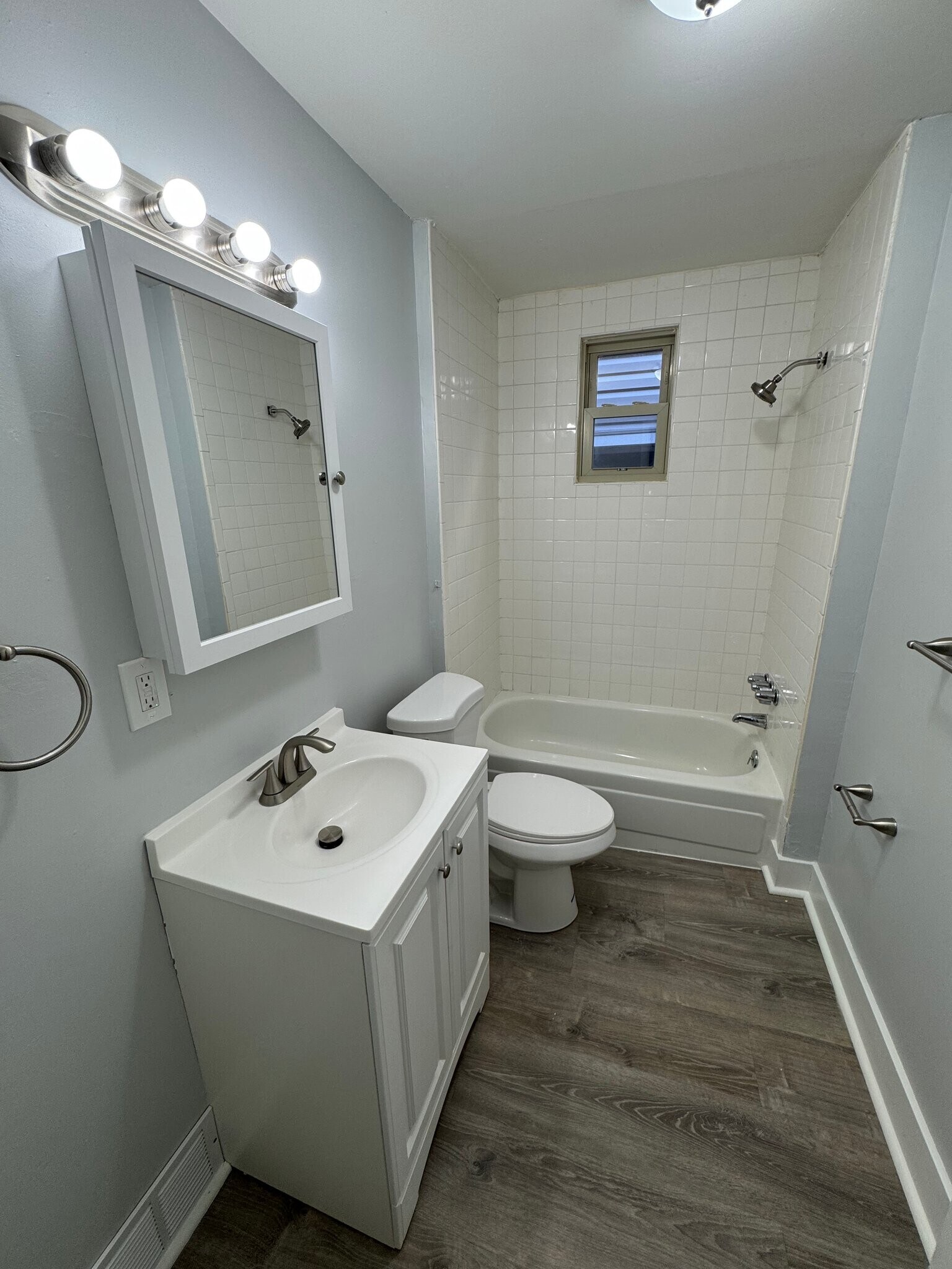 Building Photo - 363 Woodruff St