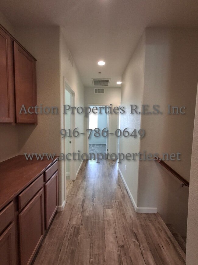 Building Photo - 2308 Las Palomas Loop