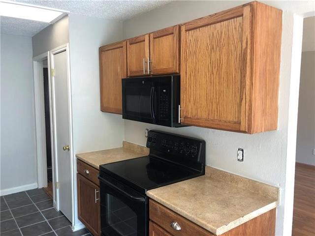 Building Photo - 702 Creekside Dr