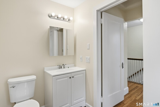 Building Photo - 815 E Main St