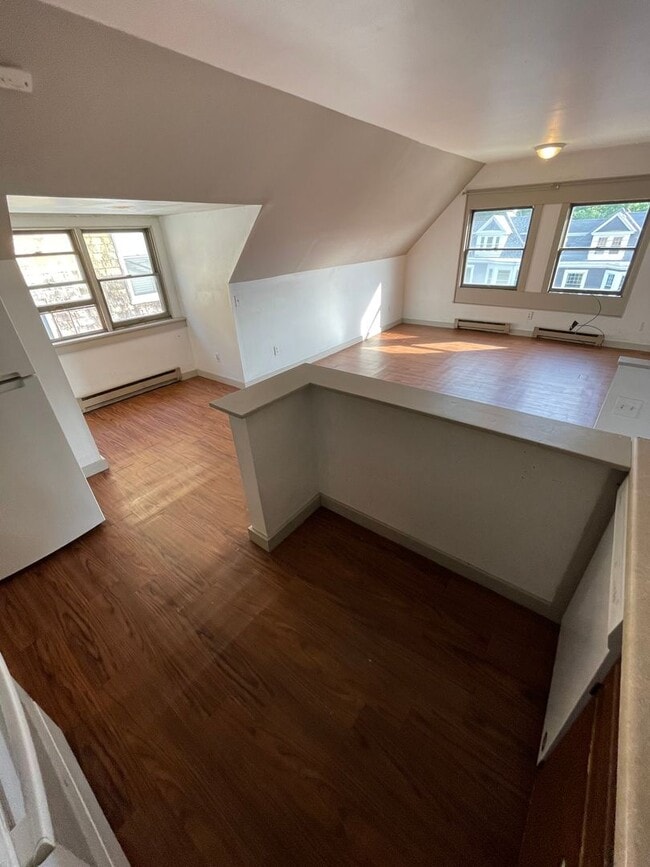 Building Photo - 431 Forest Ave