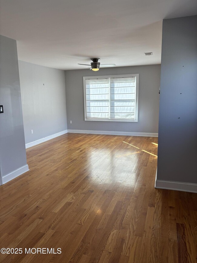 Building Photo - 112 N Broadway