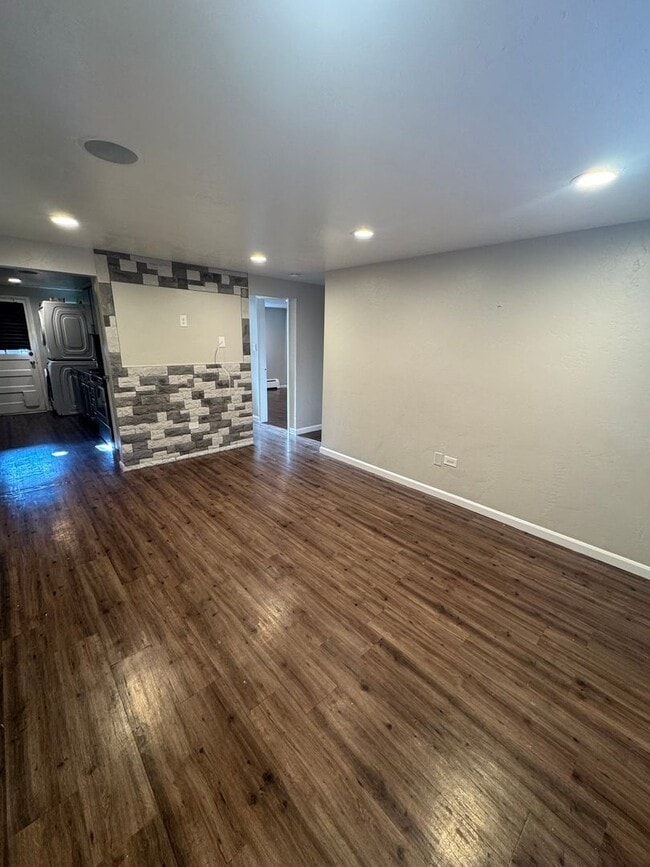 Building Photo - Remodeled 2 Bed, 1 Bath Condo in the Goldsmith Neighborhood!  **Move-In Special**