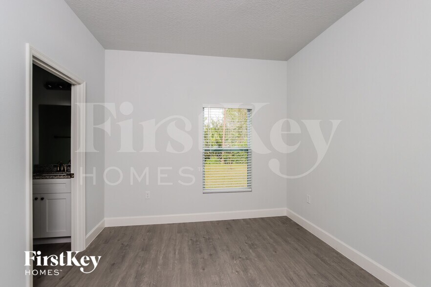 Building Photo - 543 Waterside Rd SE