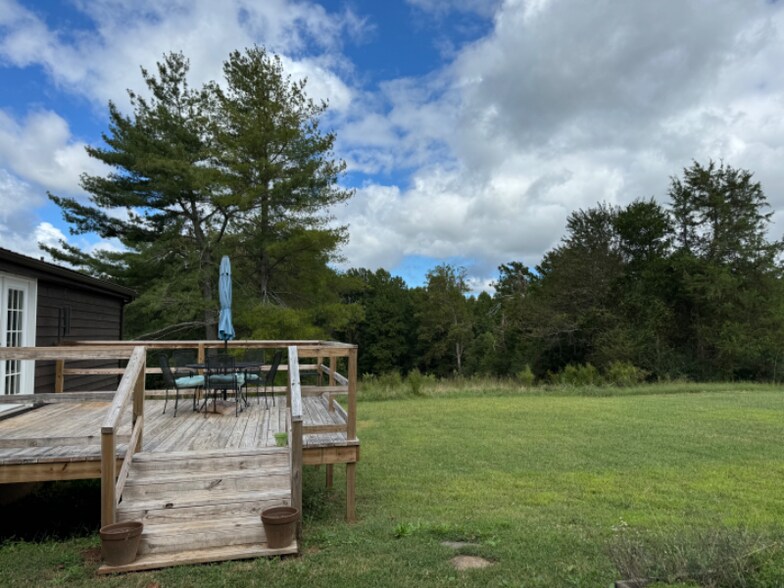 Building Photo - 3900 Johnson Rd