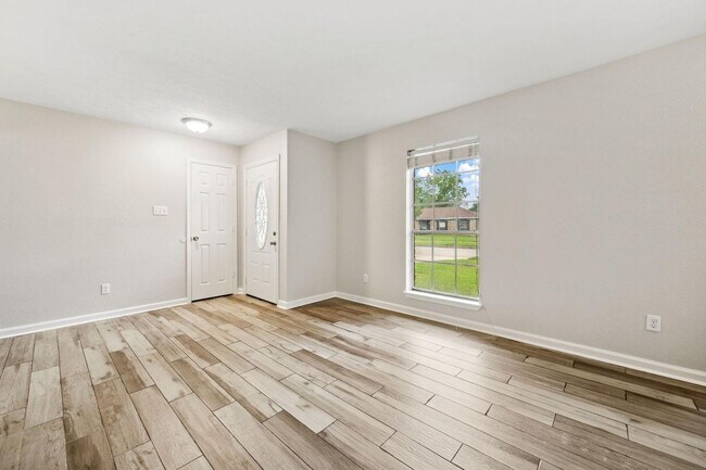 Building Photo - 4023 Broken Elm Dr