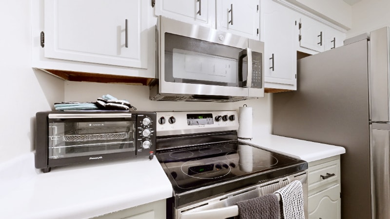 Building Photo - 253 White Oak Rd