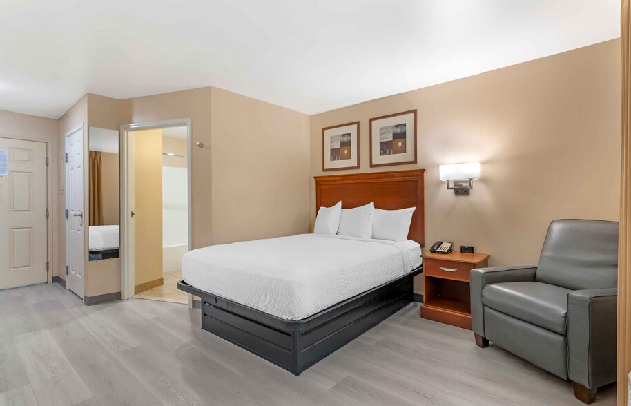 Building Photo - Furnished Studio-McAlester - Hwy 69