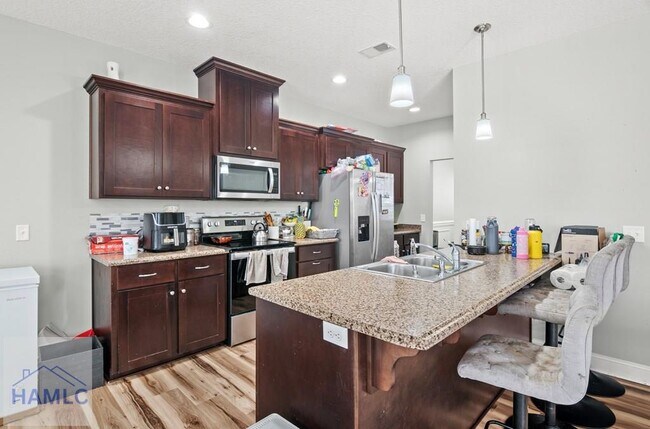 Building Photo - 543 Thorp Circle