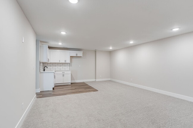 Building Photo - 8441 W 37th Ct N